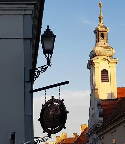 Duna Panzio Couette-café